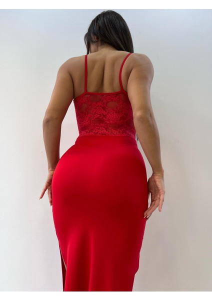 Kırmızı Askılı Bel ve Göğüs Kısmı Dantel Detaylı Askılı Maxi Boy Elbise fırsatları