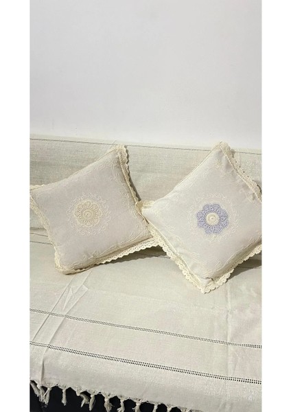 Dantel Detaylı Krem Dekoratif Kırlent Kılıfı – El Işlemeli Vintage Yastık Kılıfı 40X40 cm