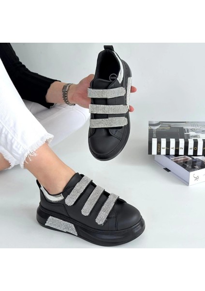 Elika Siyah Cilt Cırt Cırtlı Spor Ayakkabı fırsatları