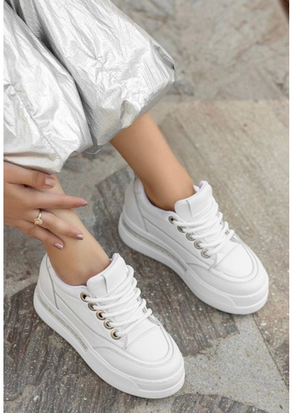 Lulu Beyaz Cilt Bağcıklı Spor Ayakkabı