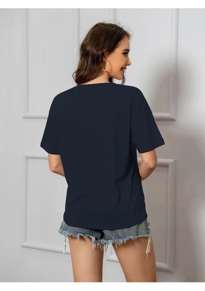 Kadın Lacivert Sanatsal Yıldız Ön Baskılı Oversize T-Shirt fırsatları