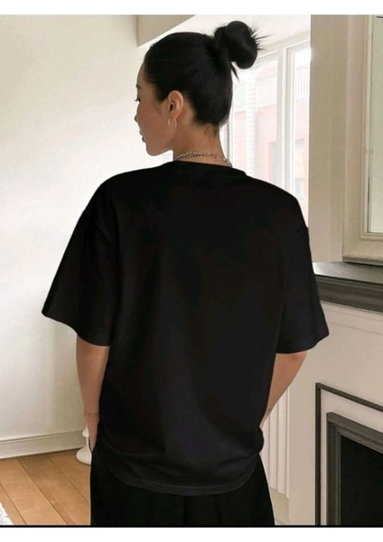 Kadın Siyah Classical Ön Baskılı Oversize T-Shirt fiyatları