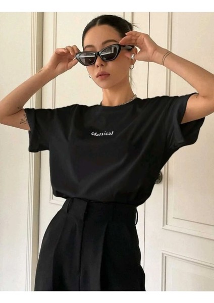 Kadın Siyah Classical Ön Baskılı Oversize T-Shirt modelleri