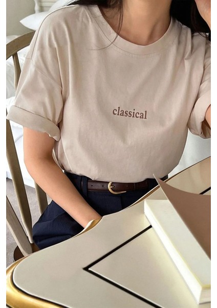 Kadın Bej Classical Ön Baskılı Oversize T-Shirt