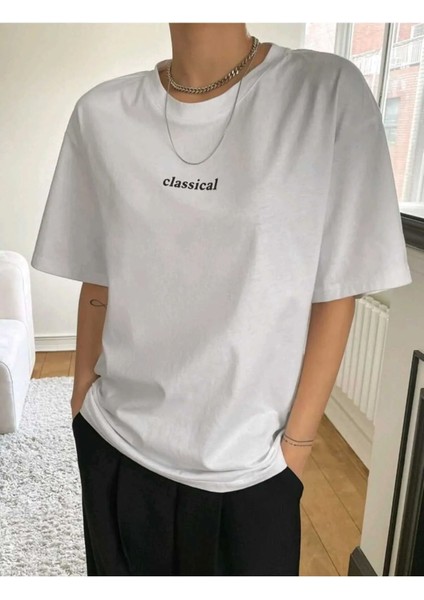 Kadın Beyaz Classical Ön Baskılı Oversize T-Shirt indirimleri