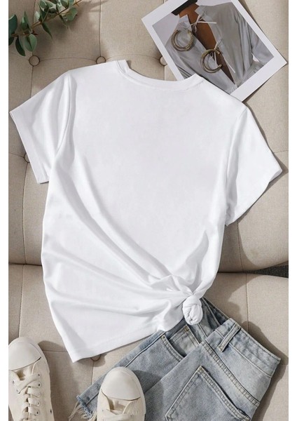 Kadın Pamuklu Ön Baskılı Papatya Kelebek Tasarım Tshirt fiyatları