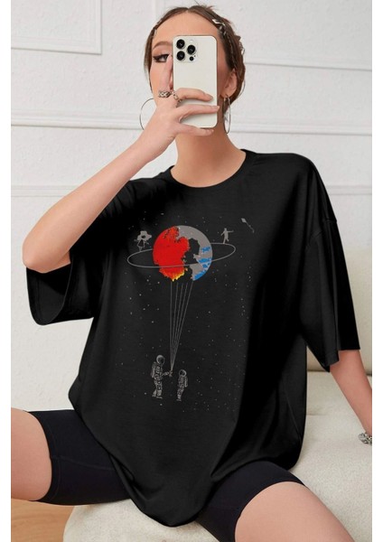 Unisex Evren Temalı Baskılı Kısa Kol T-Shirt
