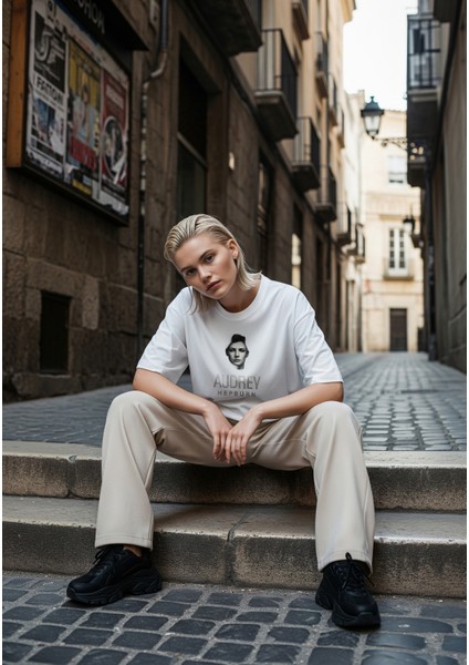 Oversize Baskılı T-Shirt Audrey Hepburn modelleri