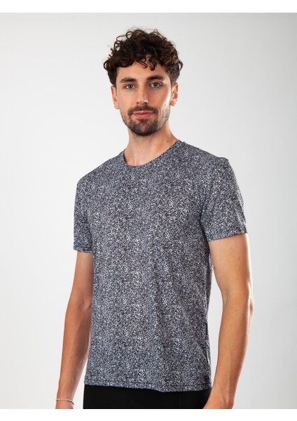 Pixels, Siyah & Beyaz Ultralight Antrenman fırsatları