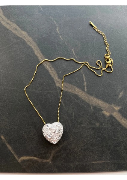 Kalpli Büyük Taş Detaylı Altın Renk Kolye