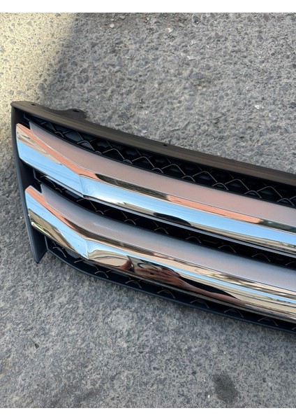 Mitsubishi Eclipse Cross Ön Panjur 7450B072