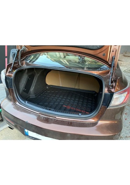 Mazda 3 Sedan 2009-2012 Arası 3D Kauçuk Bagaj Havuzu