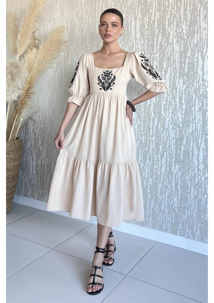 Kadın Kare Yaka Nakışlı Elbise P-00016393