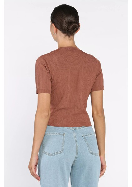 Bisiklet Yaka Ön Nakışlı Likralı Kadın Bluz P-00010863 modelleri