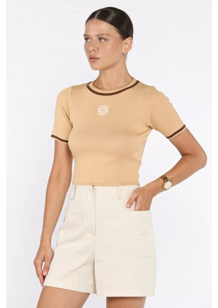 Bisiklet Yaka Nakış Detaylı Likralı Kadın Triko Bluz P-00009103