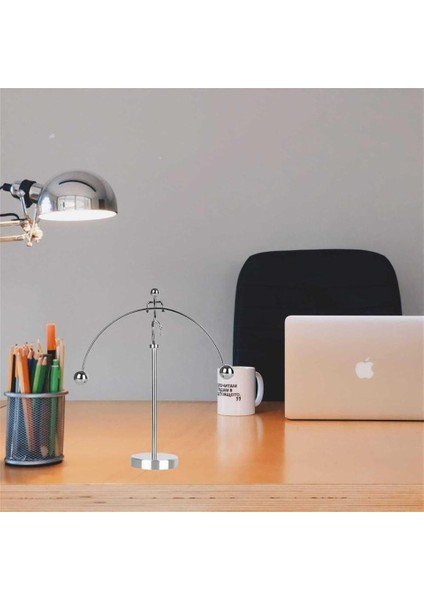 Newton Denge Adam Halder Dekoratif Masa Metal Üstü Sallanan Adam Denge Biblosu fiyatları