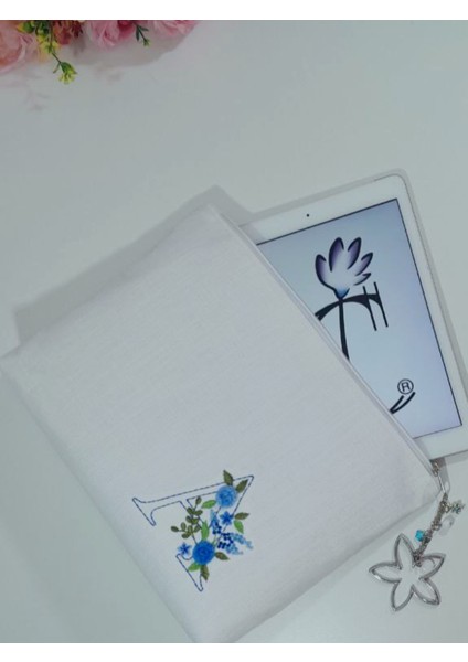 Majestic Blooms - Mavi Monogram Harfli Portföy Çanta fiyatları