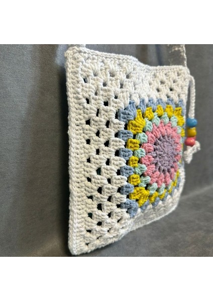 El Örgüsü Ahşap Boncuk Detaylı Mandala Model Omuz Çantası
