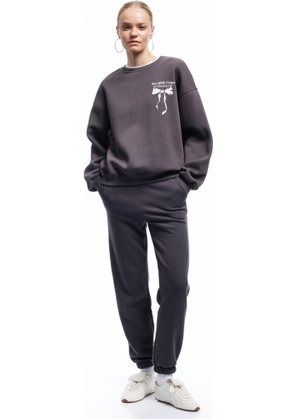 Şardonlu Uzun Kollu Bisiklet Yaka Fiyonk Baskılı Oversize Sweatshirt