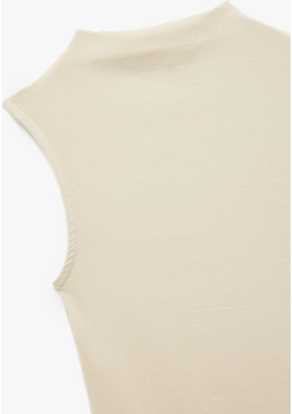 Basic Slim Fit Dik Yaka Modal Kolsuz Bluz indirimleri