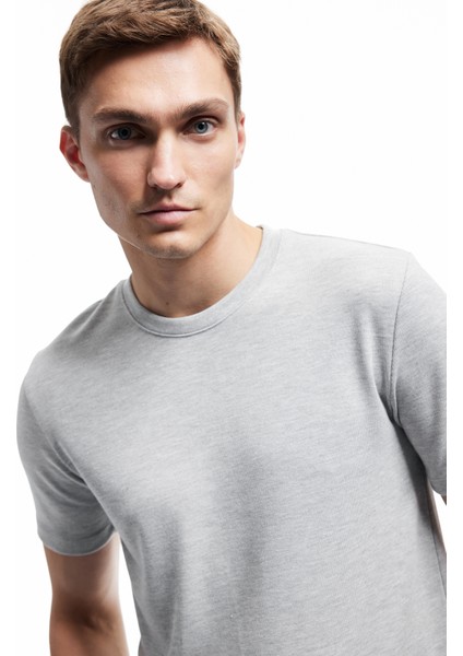 Kısa Kollu Bisiklet Yaka Basic Slim Fit Tişört