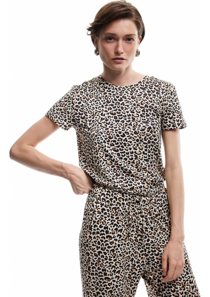 Kısa Kollu Bisiklet Yaka Leopar Desenli Crop Pijama Üstü
