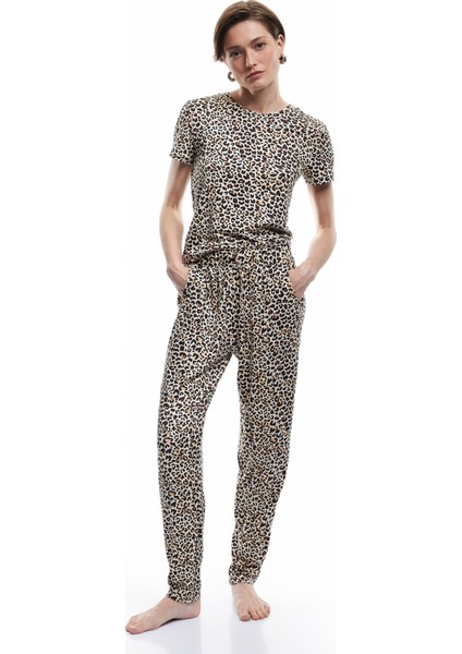 Kısa Kollu Bisiklet Yaka Leopar Desenli Crop Pijama Üstü fiyatları