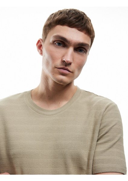 Bisiklet Yaka Dokulu Kısa Kollu Pamuklu Slim Fit Tişört fiyatları