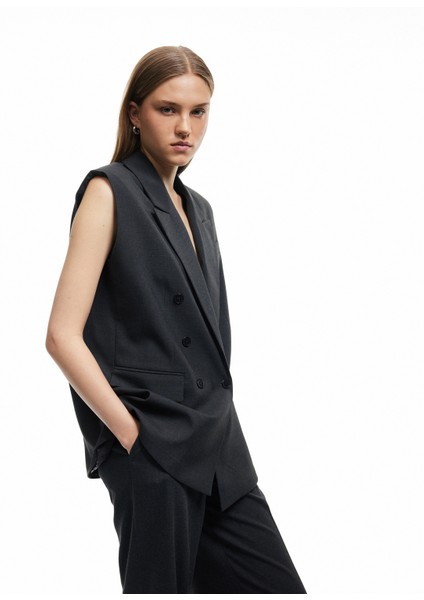 Astarlı Cepli Kruvaze Düğmeli Kolsuz Uzun Blazer Yelek modelleri