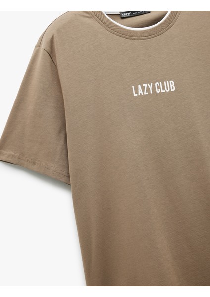 Kısa Kollu Regular Fit Bisiklet Yaka Renk Kontrastlı Pamuklu Baskılı Tişört fırsatları