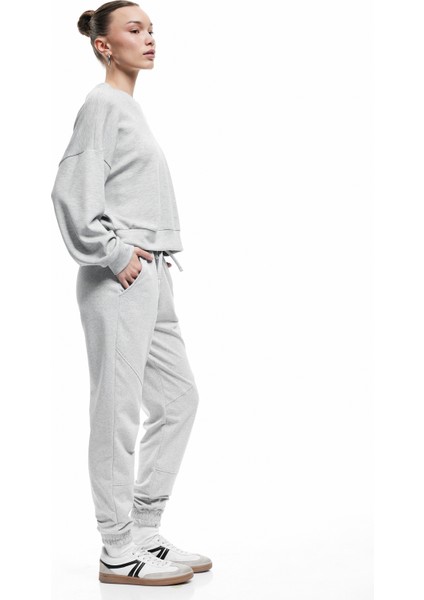 Şardonlu Dikiş Detaylı Beli Bağcıklı Cepli Rahat Kalıp Jogger Eşofman Altı fiyatları