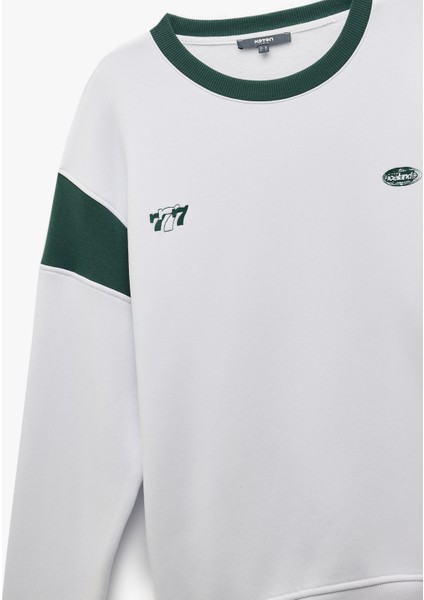 Şardonlu Uzun Kollu Bisiklet Yaka Arkası Baskılı Sweatshirt indirimleri