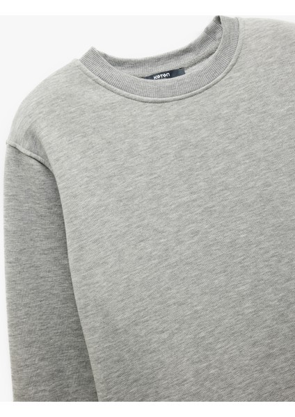 Uzun Kollu Şardonlu Kumaş Detaylı Bisiklet Yaka Sweatshirt indirimleri