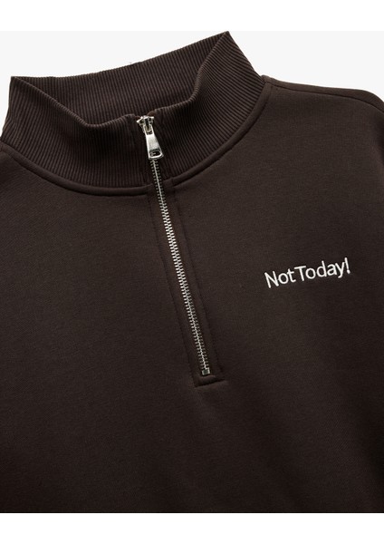 Pamuklu Yarım Fermuarlı Şardonlu Baskılı Crop Sweatshirt indirimleri