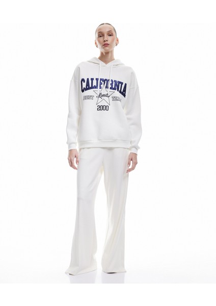 Üç Iplik Şardonlu Kolej Nakış Detaylı Kapüşonlu Oversize Sweatshirt fiyatları