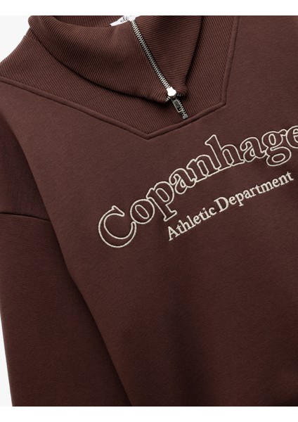 Şardonlu Uzun Kollu Yarım Fermuarlı Yaka Baskılı Oversize Sweatshirt indirimleri