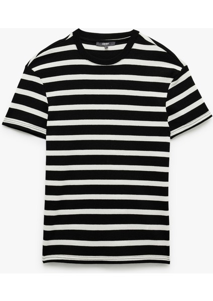 Kısa Kollu Bisiklet Yaka Slim Fit Çizgili Tişört modelleri
