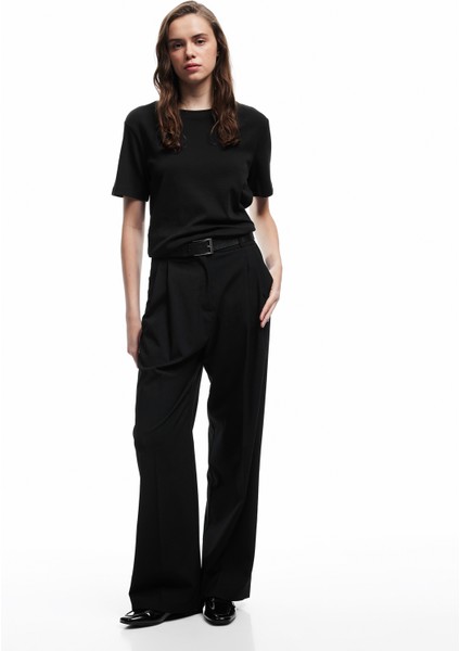 Pamuklu Kısa Kollu Bisiklet Yaka Basic Tişört