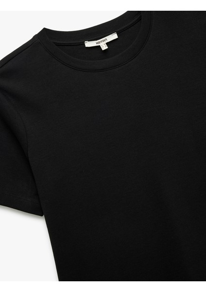 Pamuklu Kısa Kollu Bisiklet Yaka Basic Tişört indirimleri