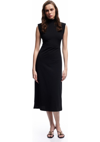 Scuba Krep Kumaş Slim Fit Dik Yaka Midi Boy Kolsuz Elbise