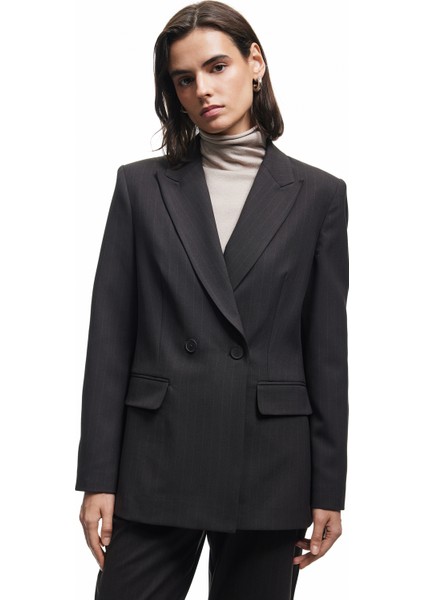 Kapaklı Çift Cepli Uzun Kollu Kruvaze Blazer Ceket modelleri