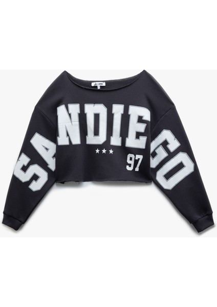 Uzun Kollu Şardonlu Oversize Kayık Yaka Baskılı Crop Sweatshirt modelleri