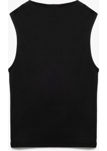 Basic Slim Fit Dik Yaka Modal Kolsuz Bluz modelleri