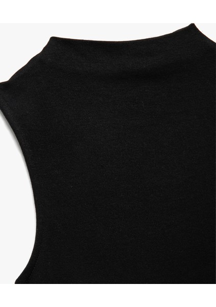 Basic Slim Fit Dik Yaka Modal Kolsuz Bluz indirimleri