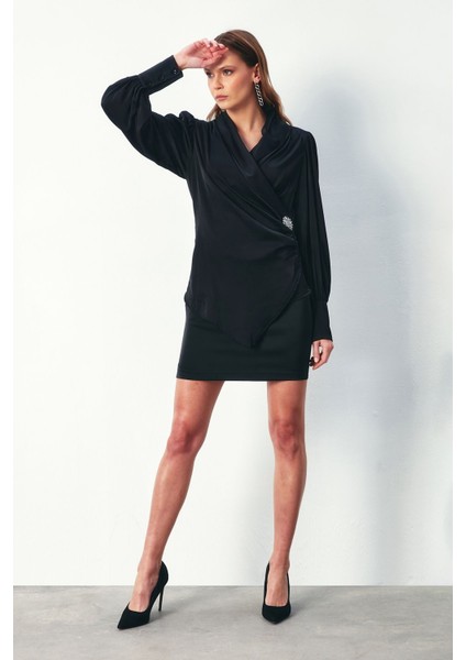 Broşlu Kruvaze Bluz - Siyah fiyatları