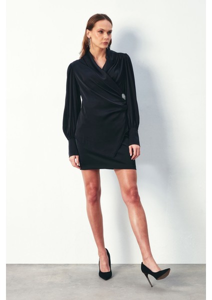 Broşlu Kruvaze Bluz - Siyah modelleri