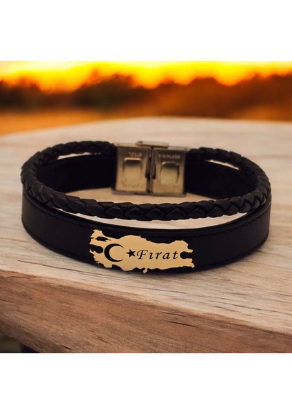 Fırat İsmine Özel Siyah Derili Türkiye Haritalı 14 Ayar Altın Plakalı Hediye Bileklik-449İsim fiyatları