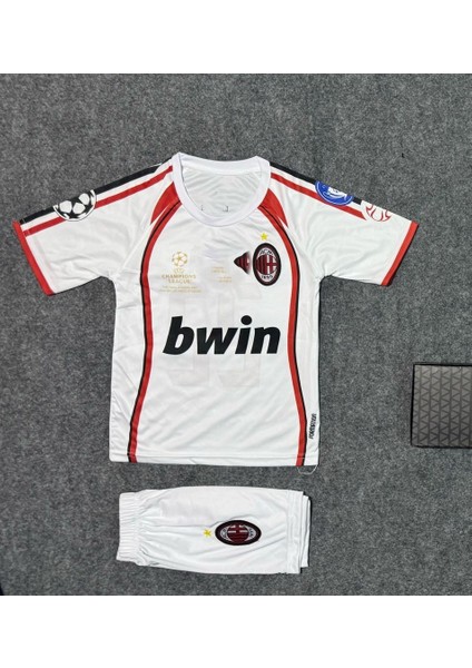 Kaka Milan Nostaji Çoçuk Şortlu Futbol Forması fiyatları