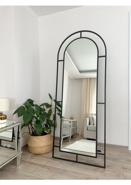 Siyah Metal Çerçeveli 180X70 cm Pencere Model Oval Ayaklı Boy Aynası