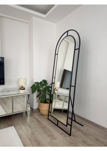 Siyah Metal Çerçeveli 180X70 cm Pencere Model Oval Ayaklı Boy Aynası fiyatları